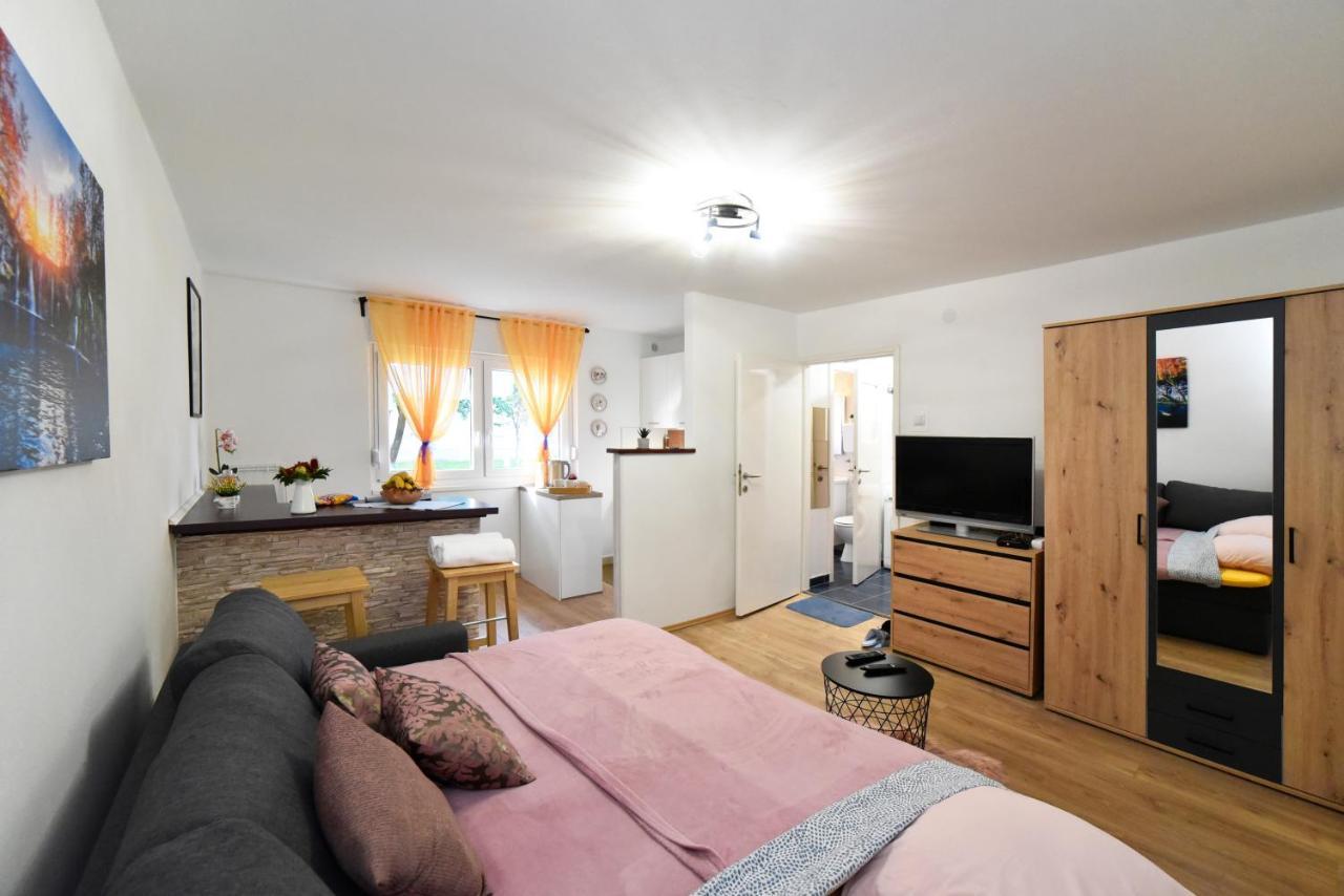 Studio Apartment Aneta Загреб Екстер'єр фото